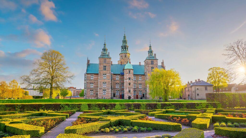 Tham quan Lâu đài Rosenborg kiến trúc thời Phục Hưng