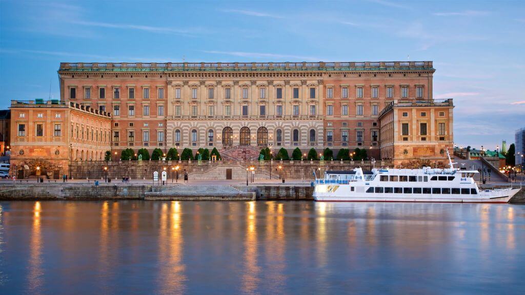 Chiêm ngưỡng Cung điện Hoàng gia Stockholm