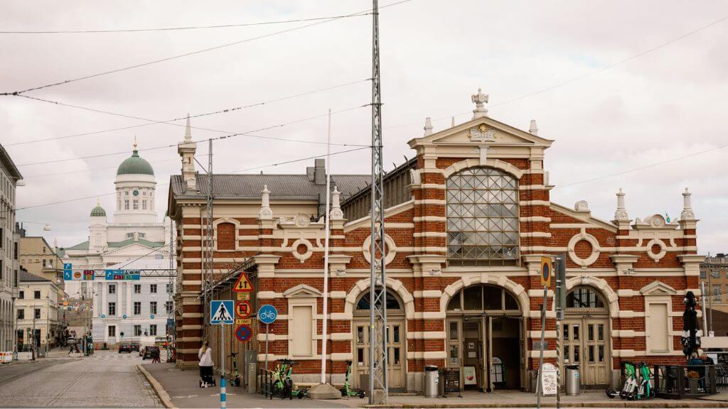 Dạo bước trong Old Market Hall – nơi lưu giữ hương vị Phần Lan trăm năm