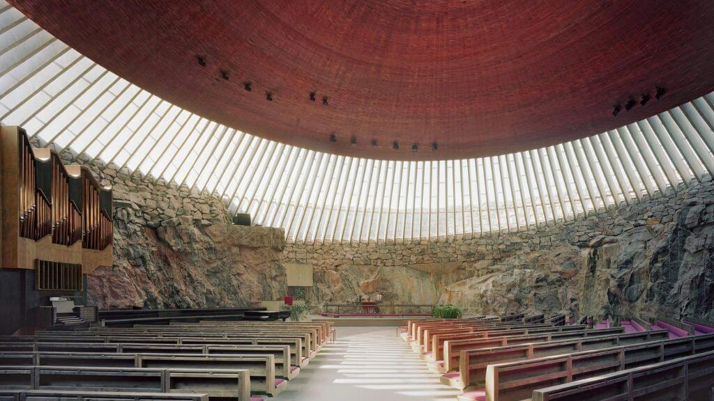 Sự cổ kính ở phía trong của nhà thờ Temppeliaukio
