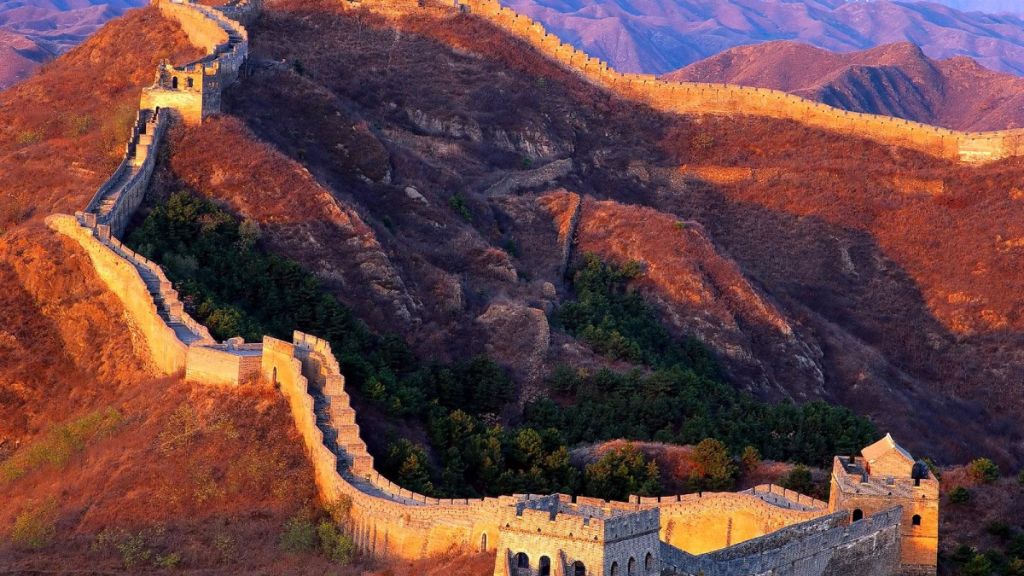 Du lịch Trung Quốc ngắm hoàng hôn trên Vạn Lý Trường Thành
