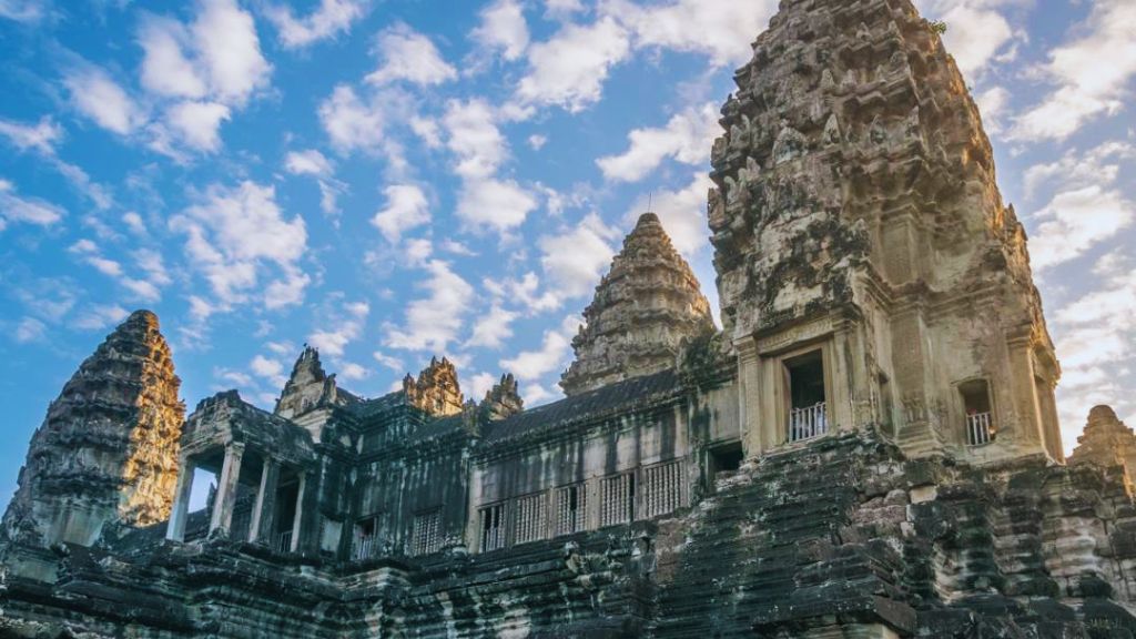 Khám phá đền Angkor Wat