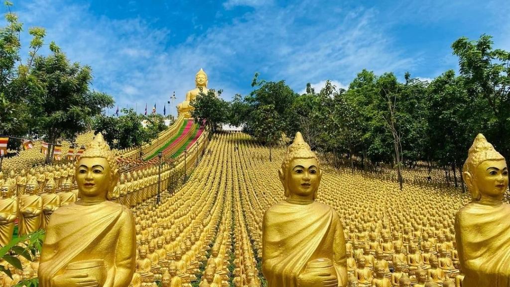 Chùa Putkiri với hơn 2.000 tượng dát vàng