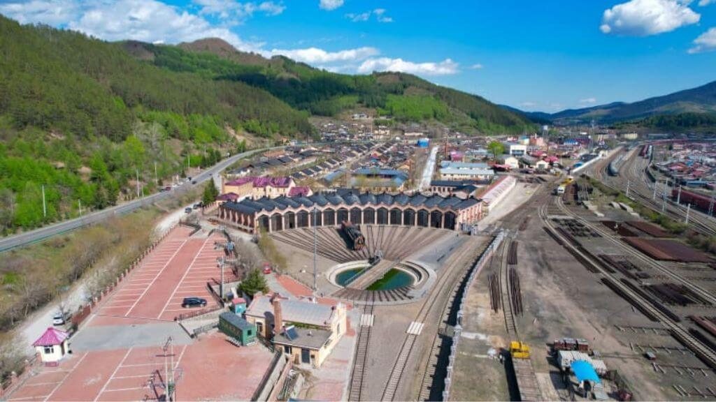 Khung cảnh nhìn từ trên cao ở Cầu sắt Trung Đông