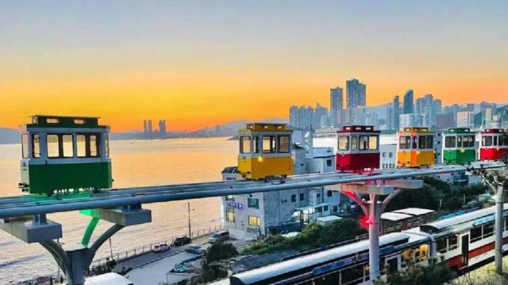 Tàu điện ven biển Haeundae