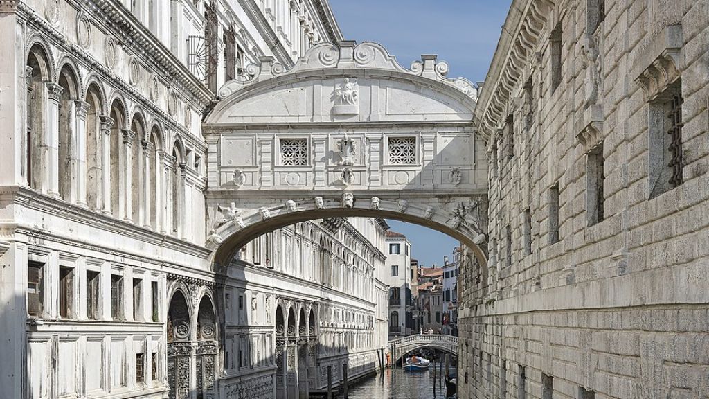 Chiêm ngưỡng Cầu Than Thở (Bridge of Sighs) ở Ý