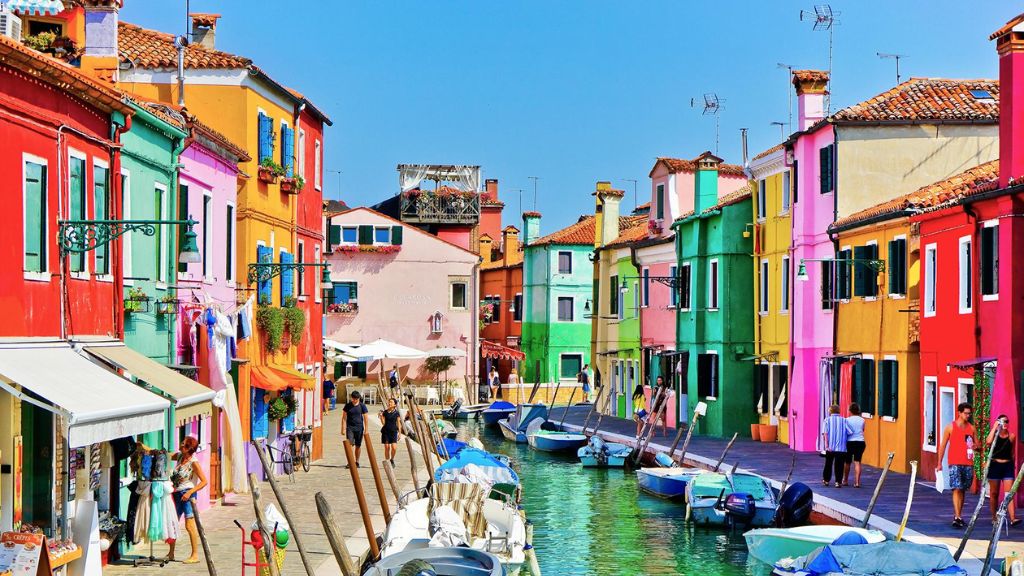 Venice Island con phố kênh đào độc đáo tại Ý