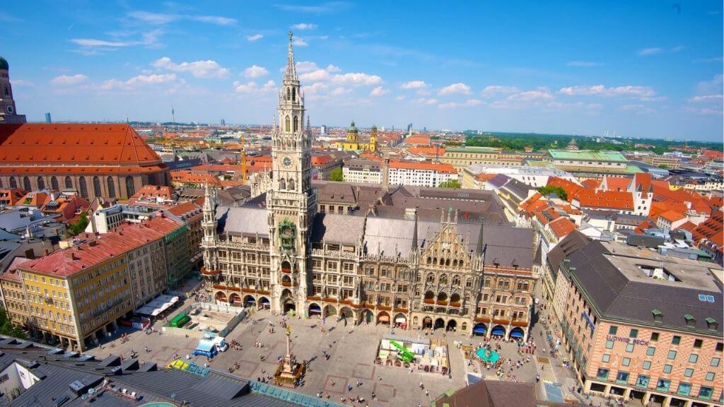 Quảng trường Marienplatz - trái tim của Munich