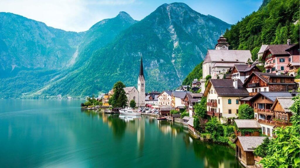 Làng Hallstatt nổi tiếng với vẻ đẹp thơ mộng, cổ kính bậc nhất Châu Âu