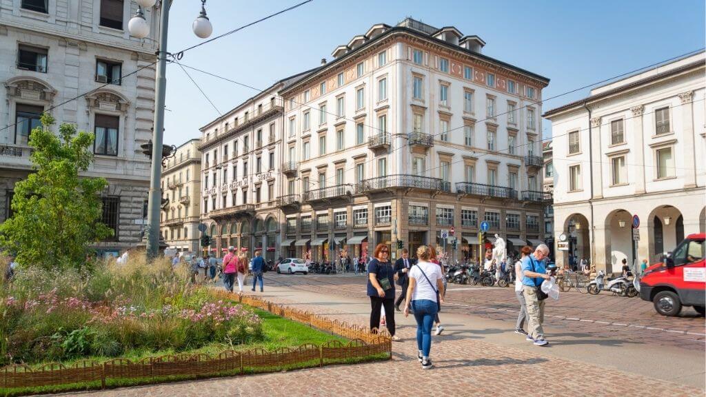 Quảng trường Della Scala tại trung tâm Milan
