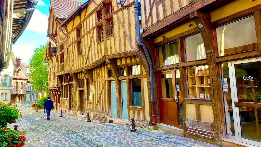Phố cổ Troyes - nơi lưu giữ dấu tích thời gian Trung Cổ ở nước Pháp