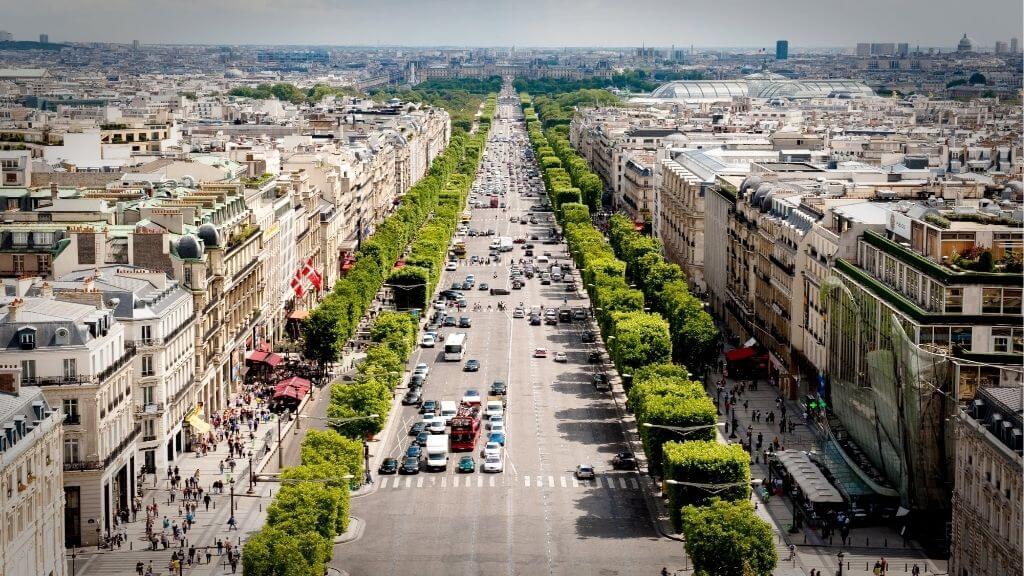 Đại lộ Champs-Élysées lừng danh của nước Pháplừn