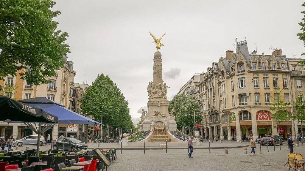 Khám phá thành phố Reims nổi tiếng với rượu vang