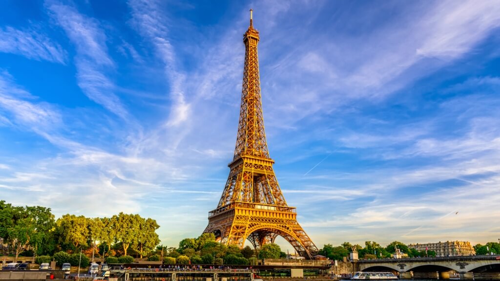 Tháp Eiffel Công trình vĩ đại của hai thế kỷ trước,