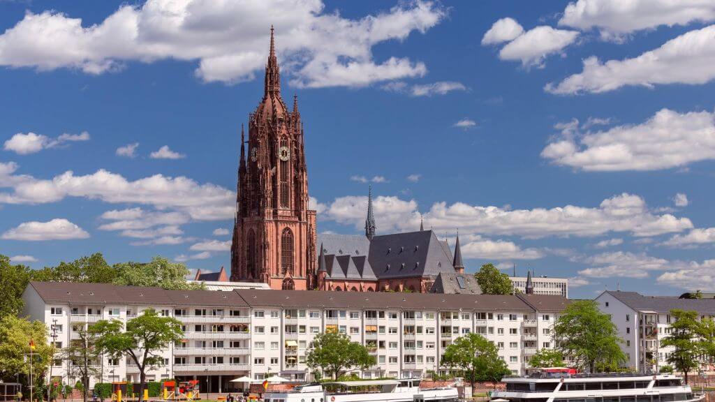 Nhà thờ lớn Frankfurt uy nghi