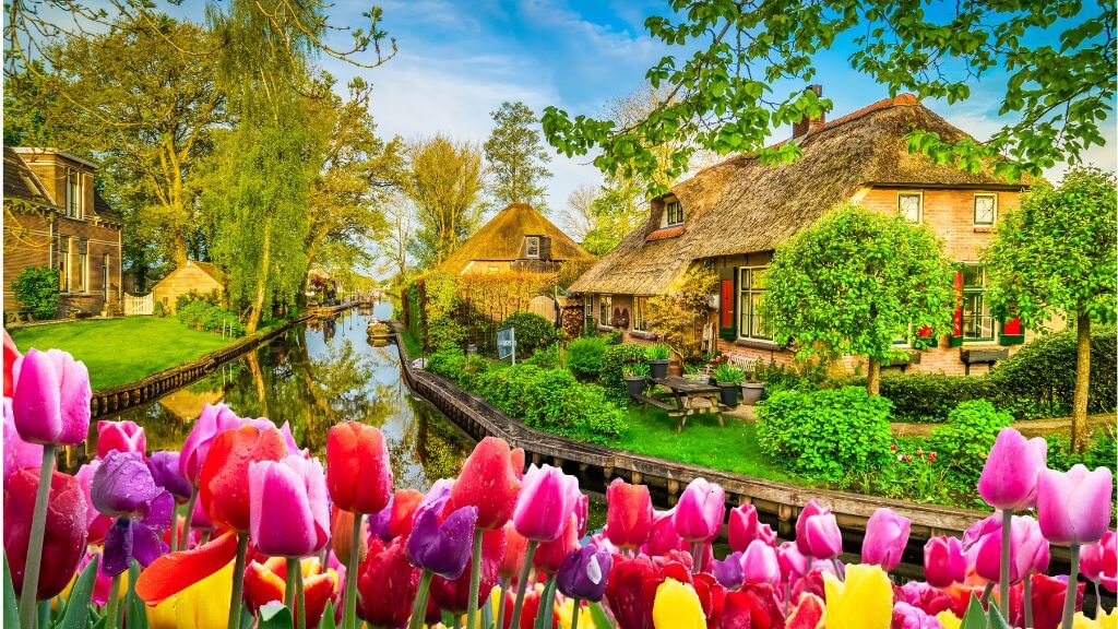 Vẻ đẹp yên bình của Giethoorn