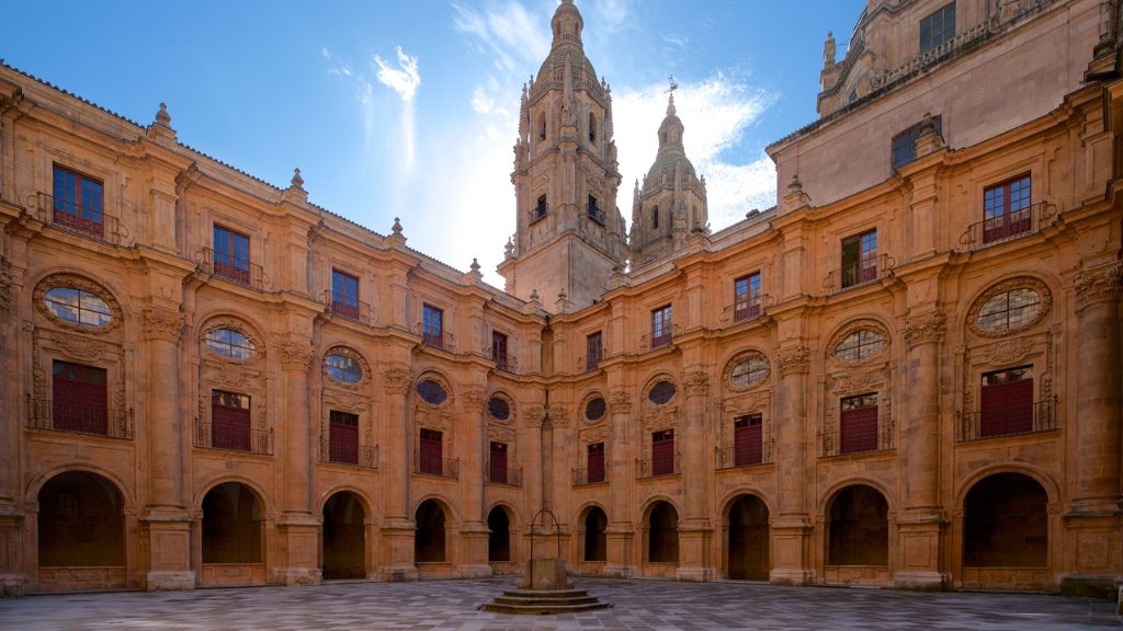 University of Salamanca - trưởng đại học đẹp và cổ nhất thế giới