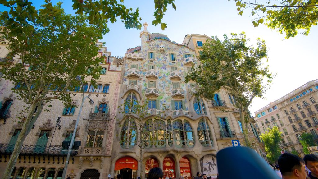 Ngôi nhà Casa Batllo - ngôi nhà của những chiếc xương với kiến trúc độc đáo