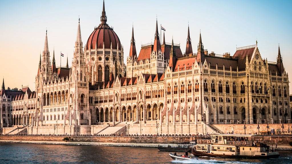 Tham quan nhà Quốc hội Budapest