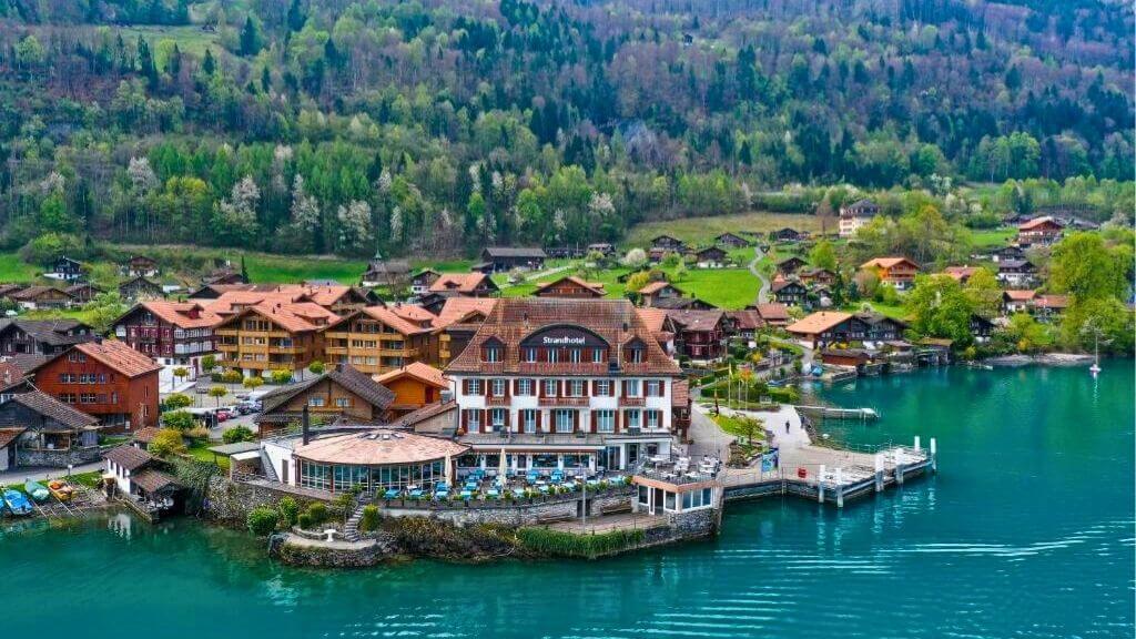 Làng Iseltwald thơ mộng và cổ kính