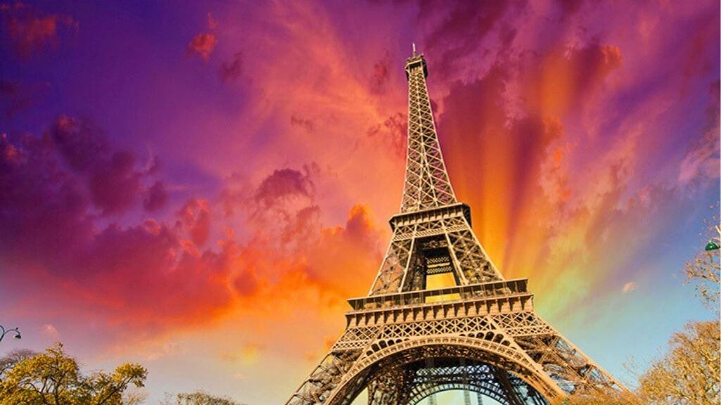 Tháp Eiffel - Biểu tượng của thành phố Paris