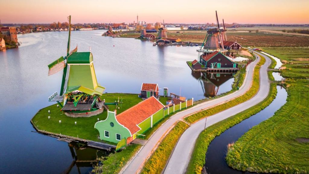 Zaanse Schans – quê hương của cối xay gió.