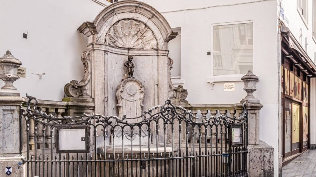 Bức tượng đồng Chú bé đứng tè Manneken Pis   Kiệt tác nghệ thuật giữa lòng nước Bỉ