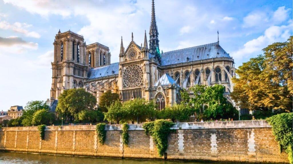 Nhà thờ Đức Bà   Nơi đặt ngai tòa giám mục của Tổng giáo phận Paris,  (1)