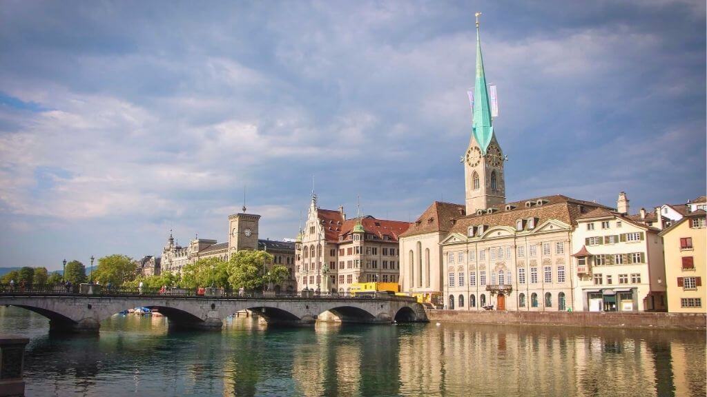 Fraumünster Church   Biểu tượng văn hóa, lịch sử của Zurich