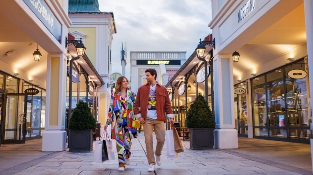 Designer Outlet Parndorf một thiên đường mua sắm của những người yêu thời trang tại Áo