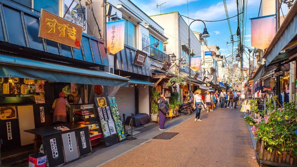 Yanaka Ginza – khu phố cổ mang đậm nét Tokyo xưa với những con hẻm nhỏ và cửa hàng truyền thống