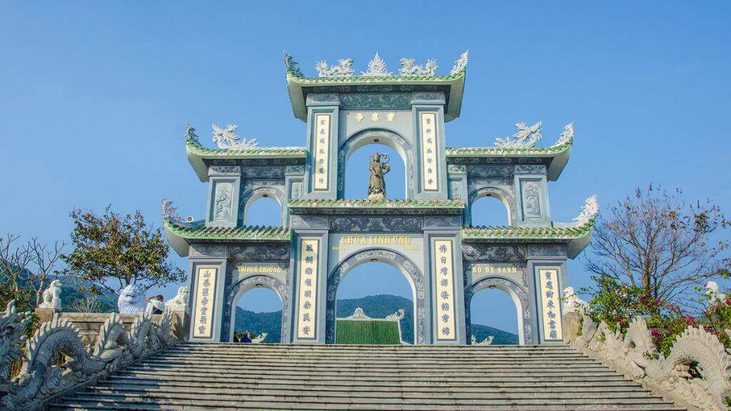 Cổng vào chùa Linh Ứng Bán đảo Sơn Trà Đà Nẵng