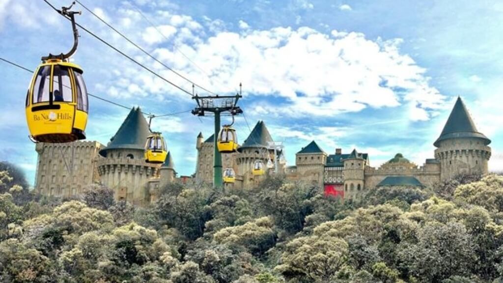 Bà Nà Hills thơ mộng như châu Âu giữa lòng Đà Nẵng
