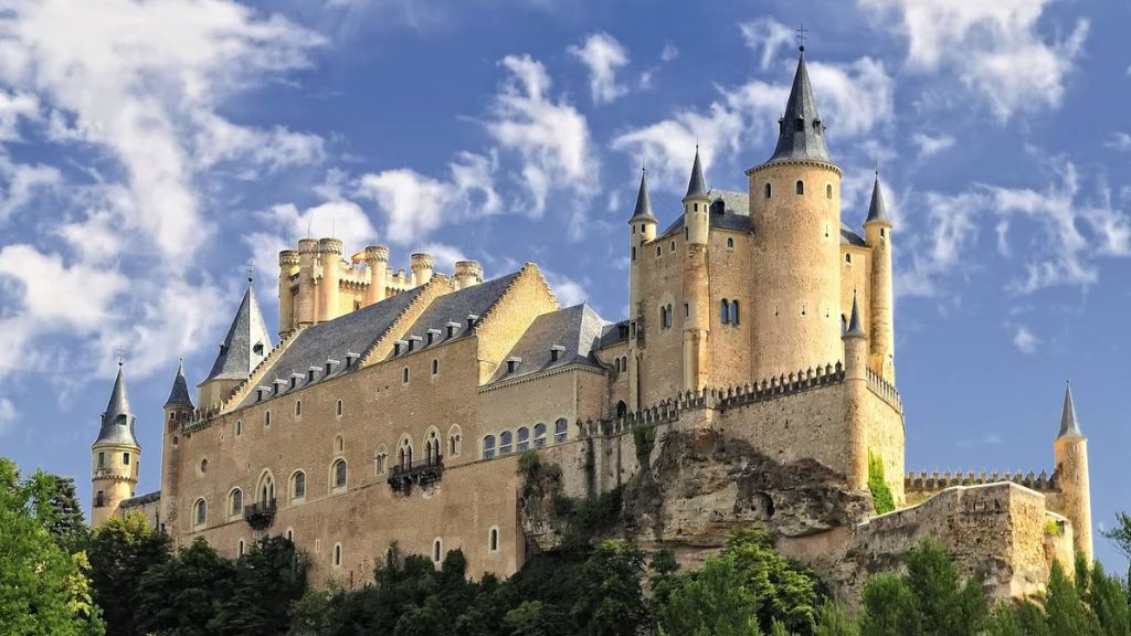 Pháo đài bằng đá Alcazar fortress