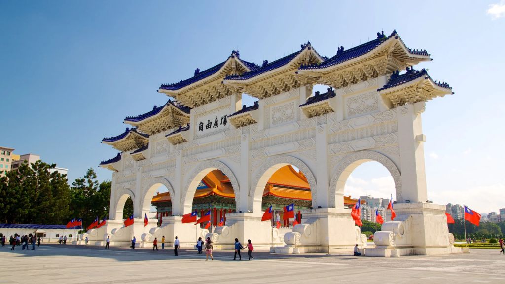 Ghé thăm Đài tưởng niệm Trung Chính
