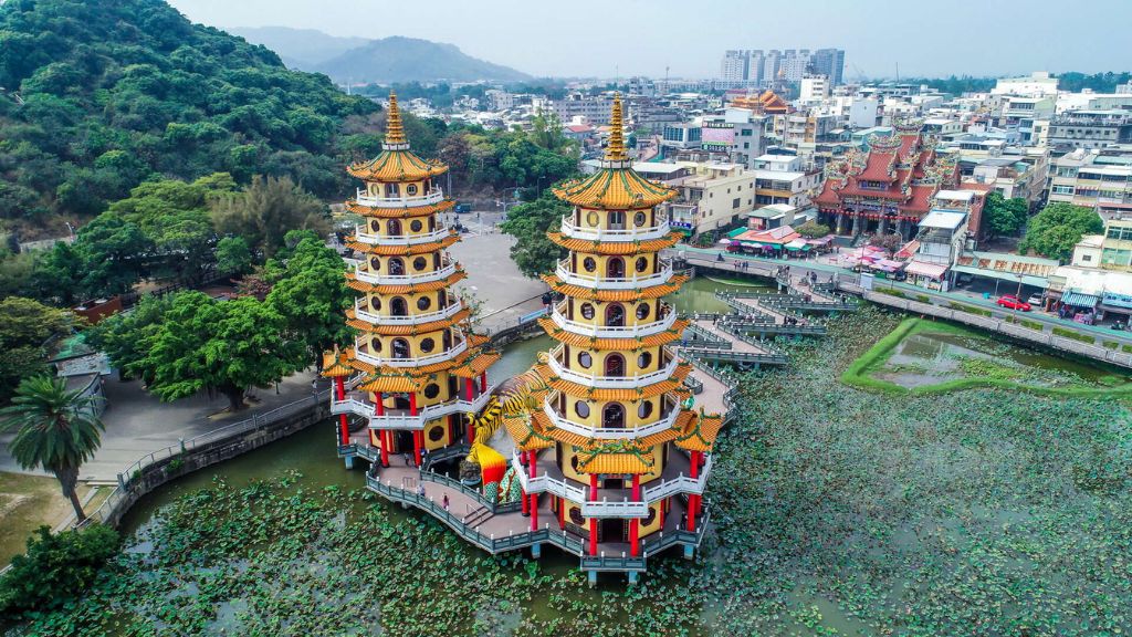 Tham quan Đầm Liên Trì