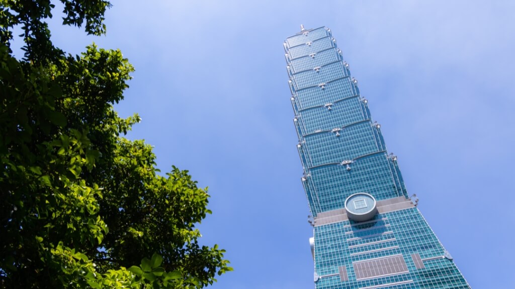 Check in và mua sắm tại Tháp Taipei 101 trong tour Đài Loan