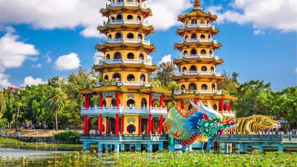 Đầm Liên Trì - được mệnh danh là “Hương sen mộng Thủy”