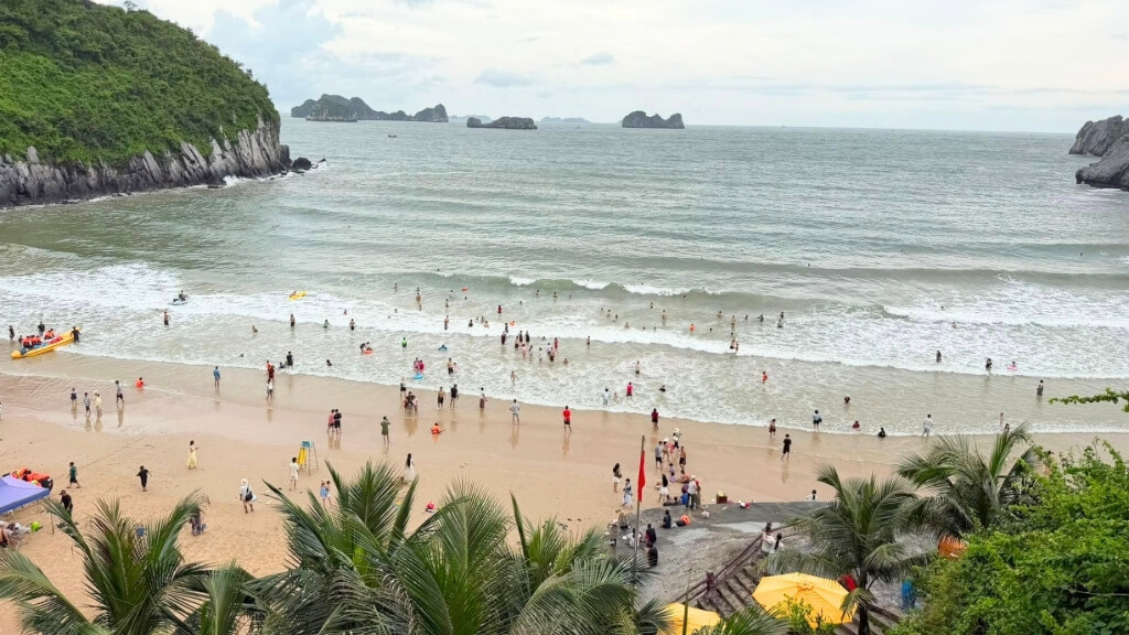 Bãi biển là nơi lý tưởng để tổ chức hoạt động vui chơi