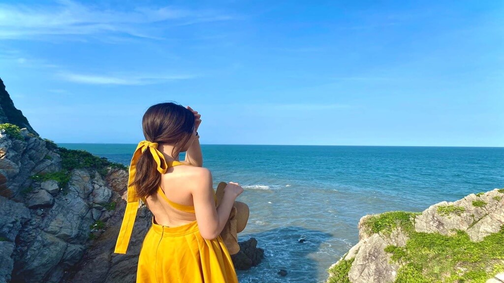Du khách check in tại Đảo Quan Lạn