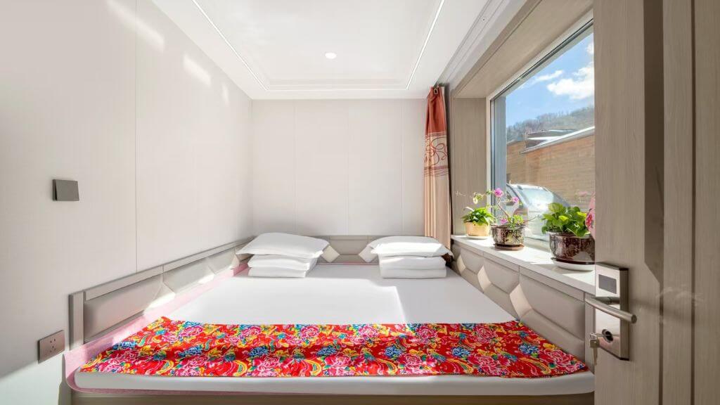 Lưu trú 2 đêm tại homestay Làng Tuyết Hương trong tour nâng cấp