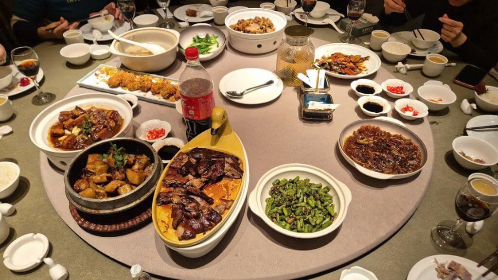 Bữa ăn tại nhà hàng Ký Ức trong tour