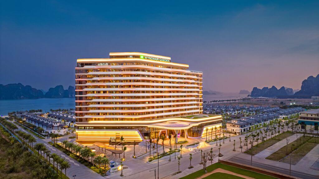 Khách sạn Wyndham Garden Vân Đồn Hạ Long