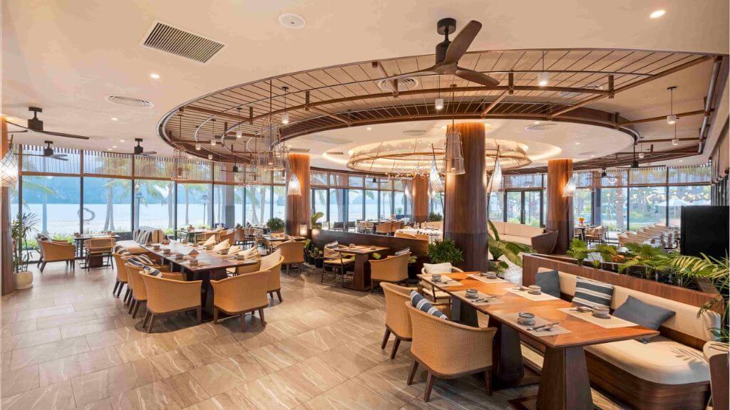 Tham gia galdinner tại khách sạn