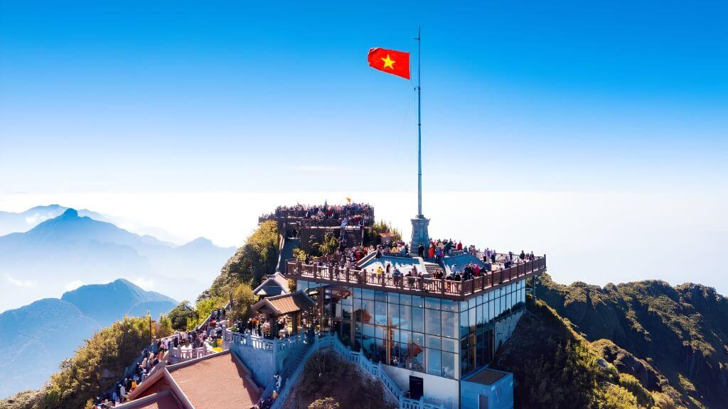 Chinh phục đỉnh Fansipan - Nóc nhà Đông Dương