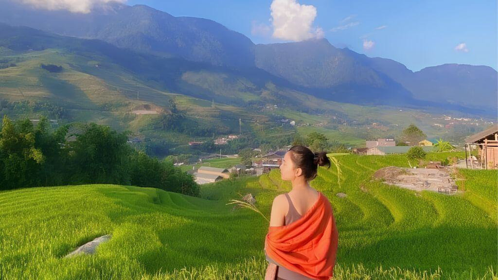 Du khách checkin tại thung lũng Mường Hoa