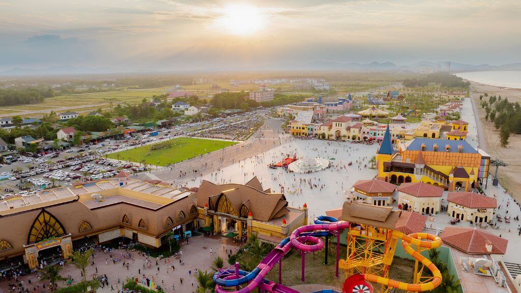 VinWonders Cửa Hội là quần thể du lịch giải trí lớn nhất Bắc Trung Bộ