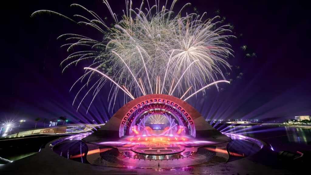 Thưởng thức những show diễn được đầu tư hoành tráng