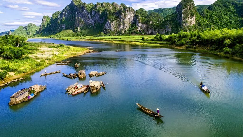 Tour Miền Trung - Nghỉ Dưỡng Biển Hà Nội: Quảng Bình - Huế - Nghệ An