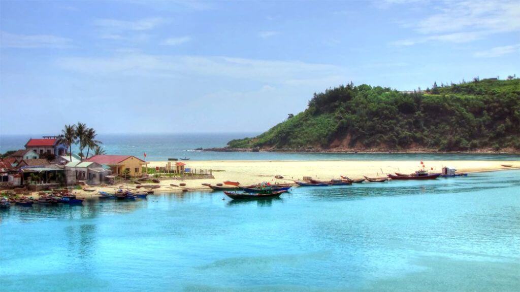 Vịnh Lăng Cô - Nàng tiên quyến rũ của xứ Huế